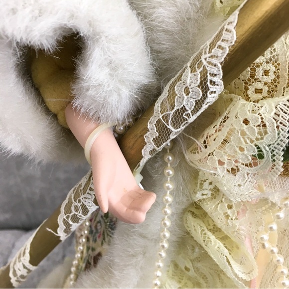 Vintage Santa Claus tree topper with floral jacket & flower crown - Picture 10 of 12